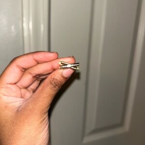 Elegant Gold-Tone Bow Ring